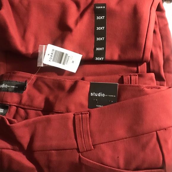 TORRID- STUDIO SIGNATURE PREMIUM PONTE STRETCH TROUSER - RED 30 XT - Picture 2 of 3
